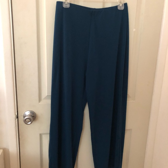 Blouse and pant set - Picture 4 of 4